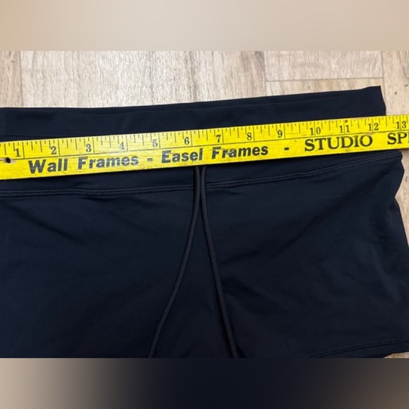 Vuori Women's Black Athletic Dune Swim Shorty Shorts - Picture 6 of 6